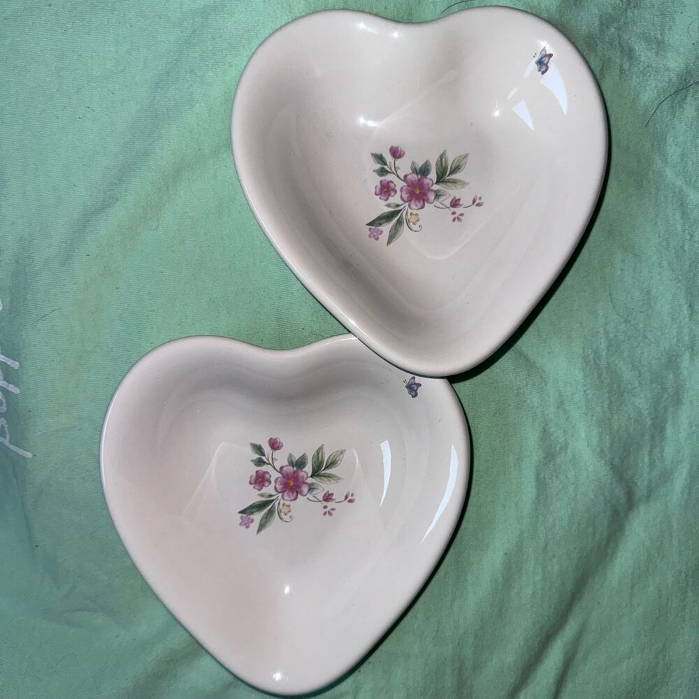 Discontinued 2004 Pflatzgraff Meadow Lane Heart Shape Dish Set Of 2
